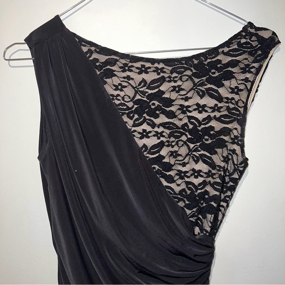 Elegant Black Lace Dress - Picture 2 of 4